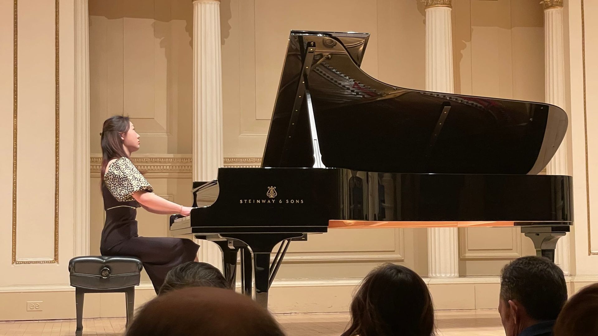 Xinrui Huang performing at Carnegie Hall